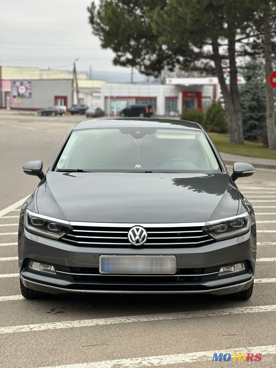 2015' Volkswagen Passat photo #2