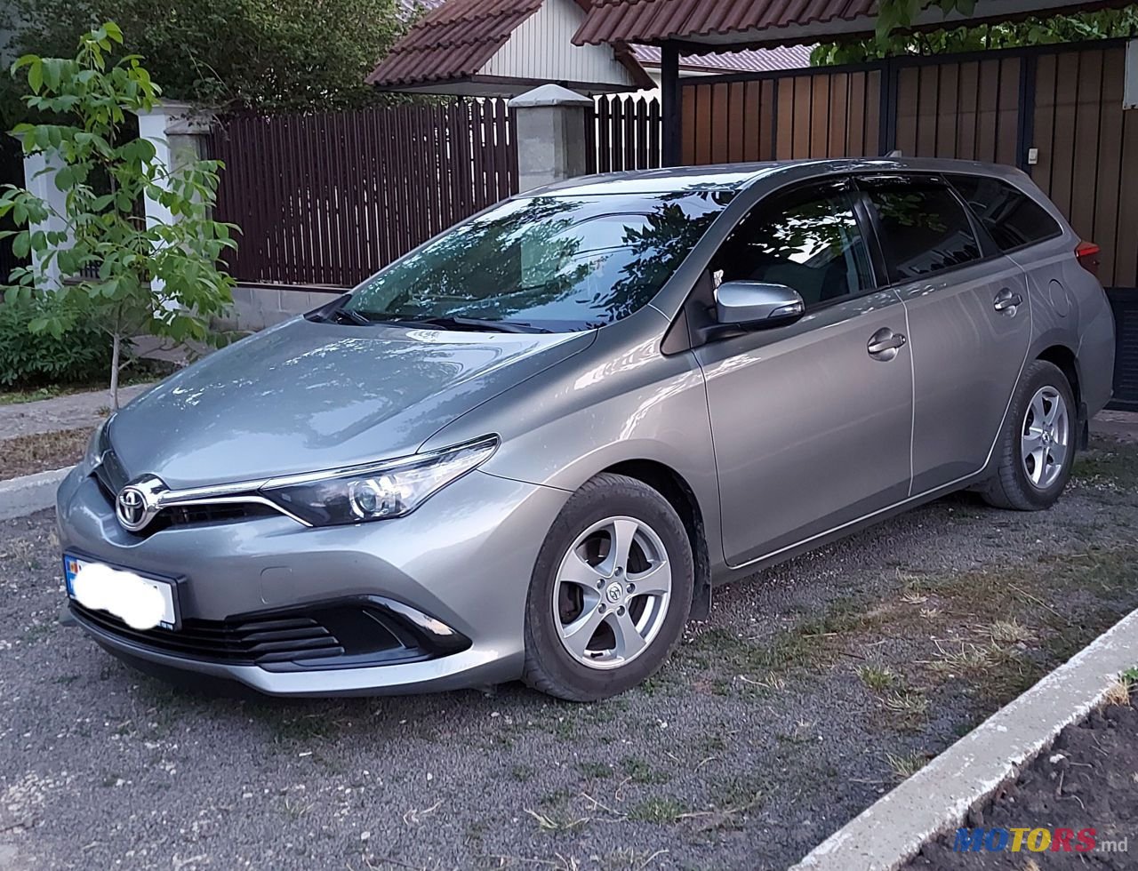 2015' Toyota Auris photo #2