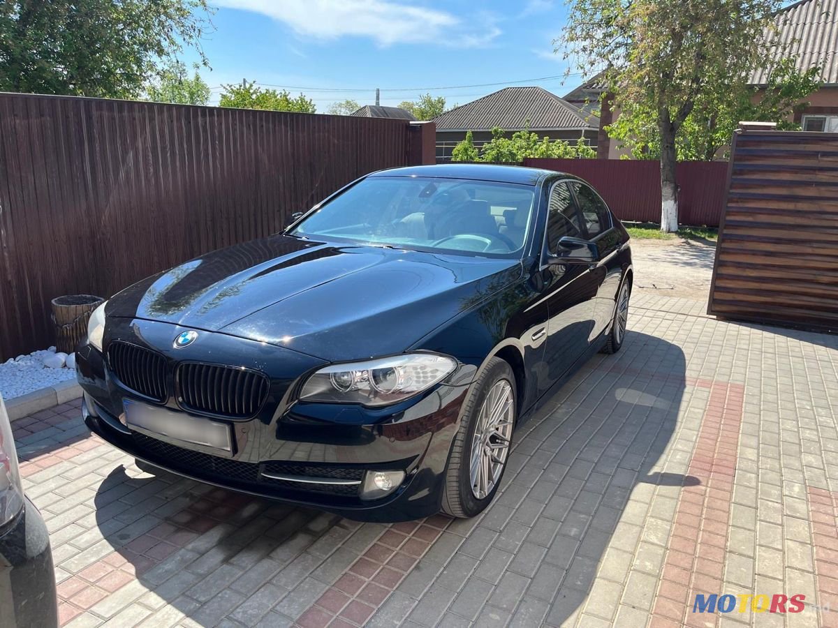 2010' BMW 5 Series photo #1