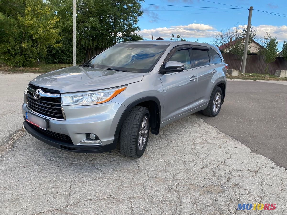 2016' Toyota Highlander photo #2
