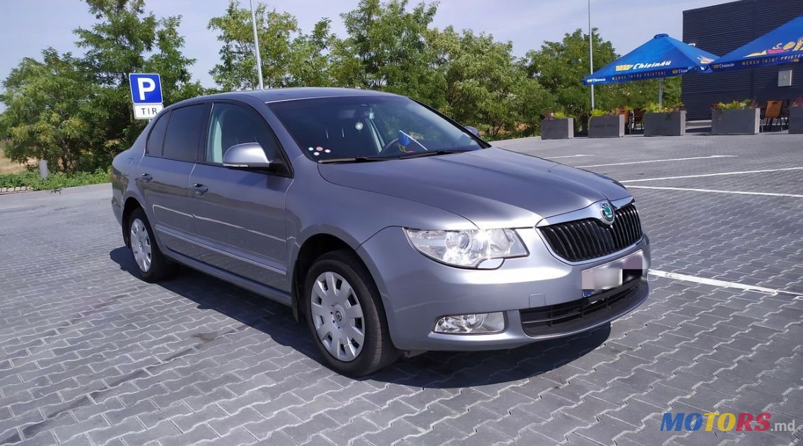 2013' Skoda Superb photo #2