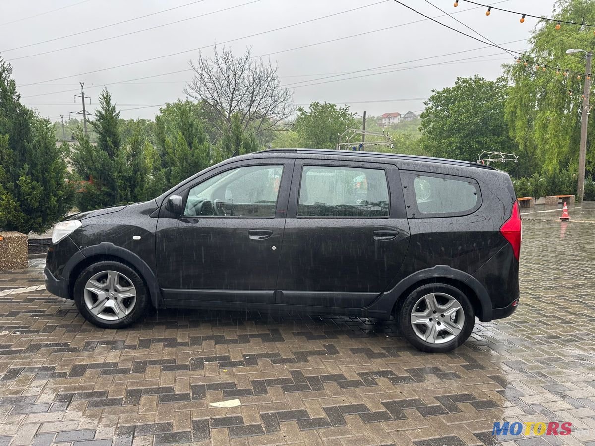 2019' Dacia Lodgy photo #1