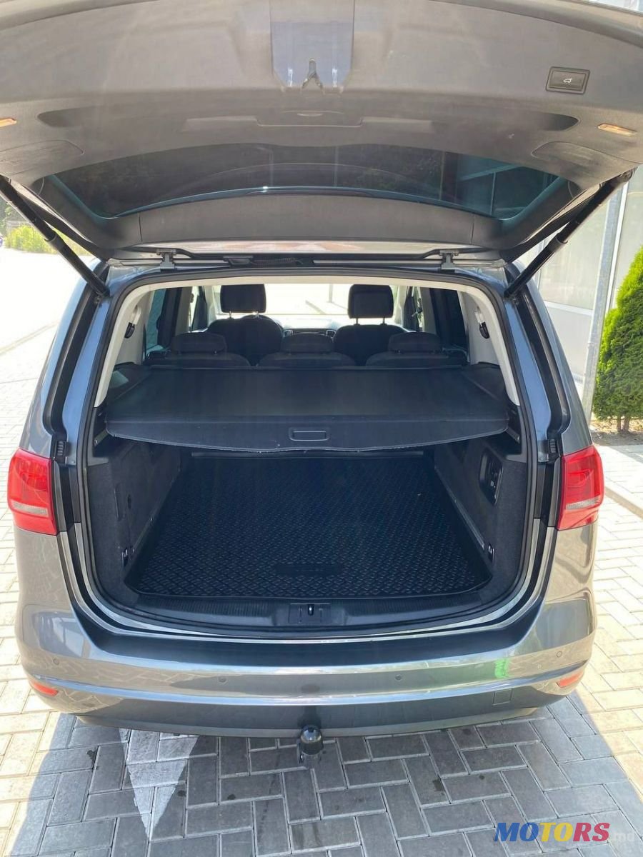 2013' Volkswagen Sharan photo #3