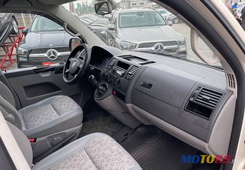 2009' Volkswagen Transporter photo #5