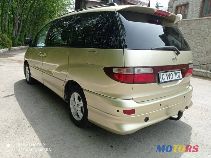 2001' Toyota Previa photo #2
