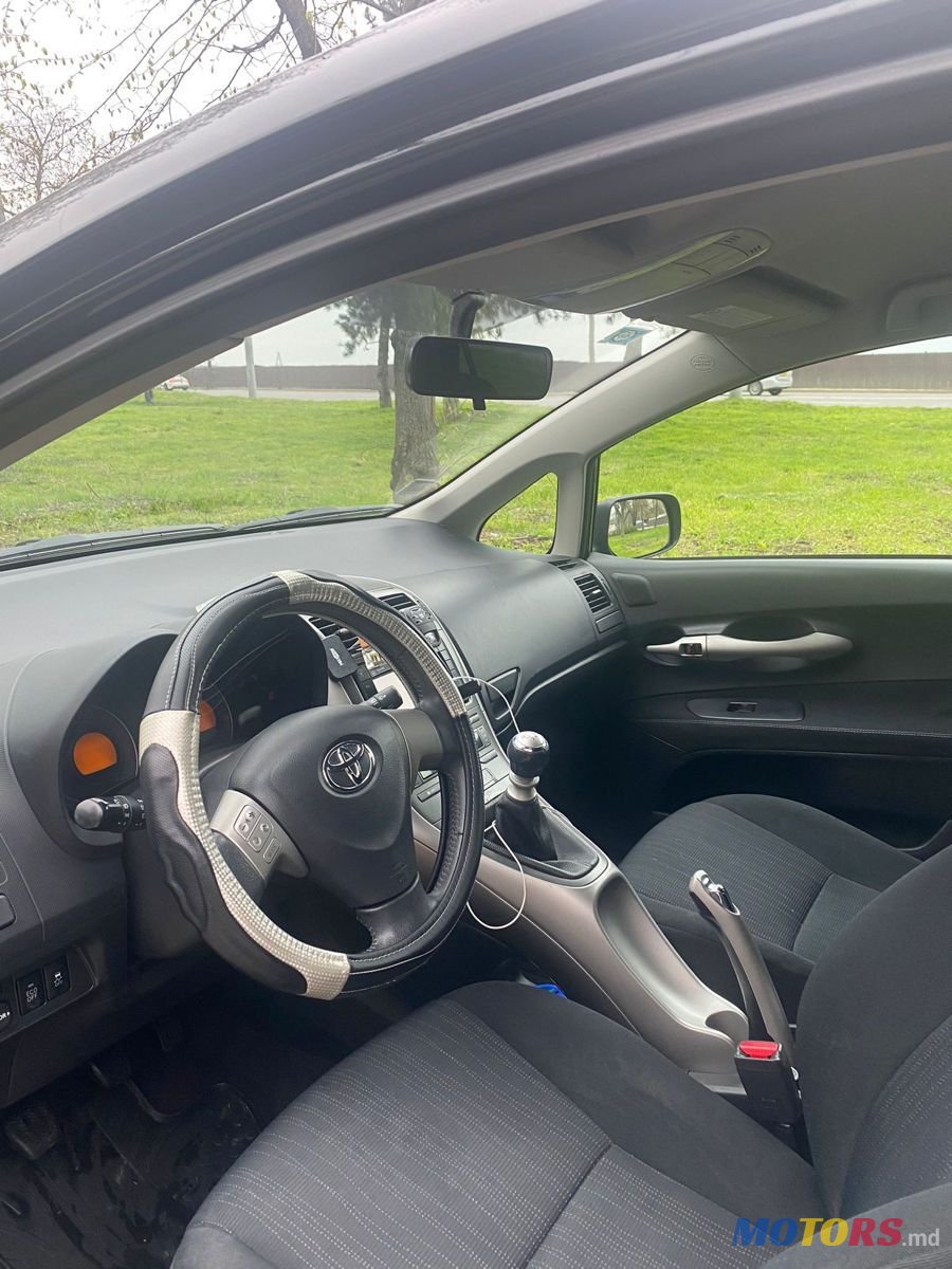 2009' Toyota Auris photo #6