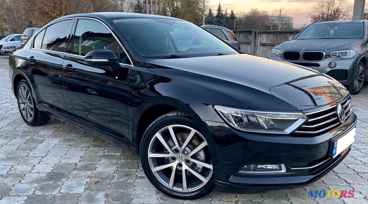 2018' Volkswagen Passat photo #2