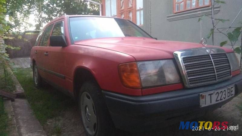 1986' Mercedes-Benz 124 photo #1