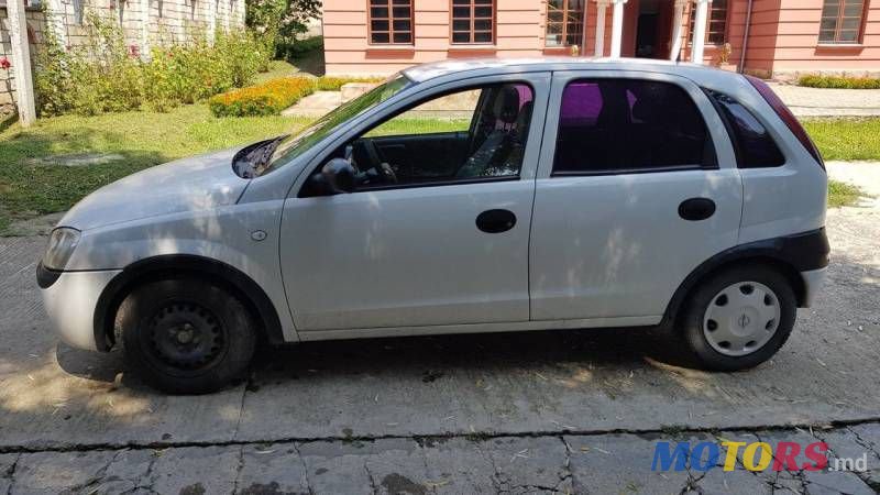 2001' Opel Corsa photo #2