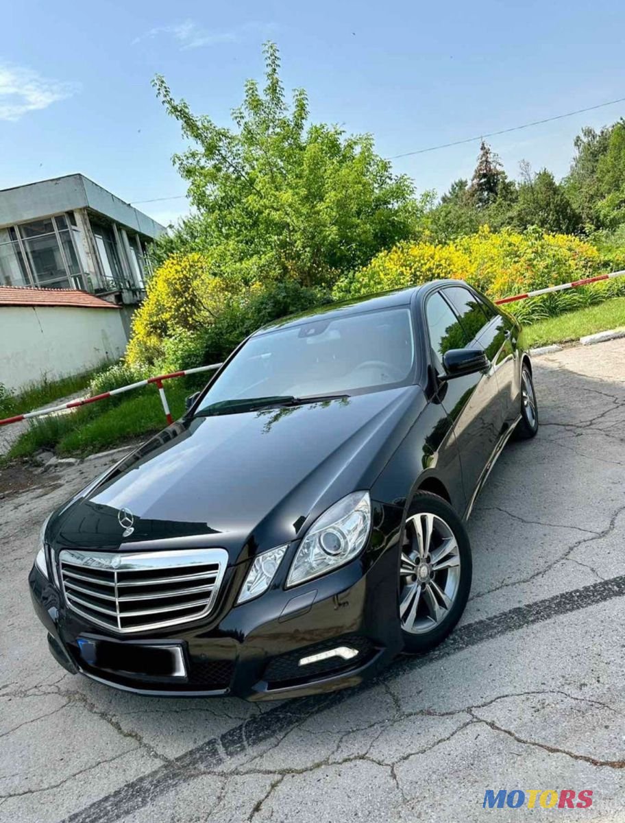 2009' Mercedes-Benz E-Class photo #1