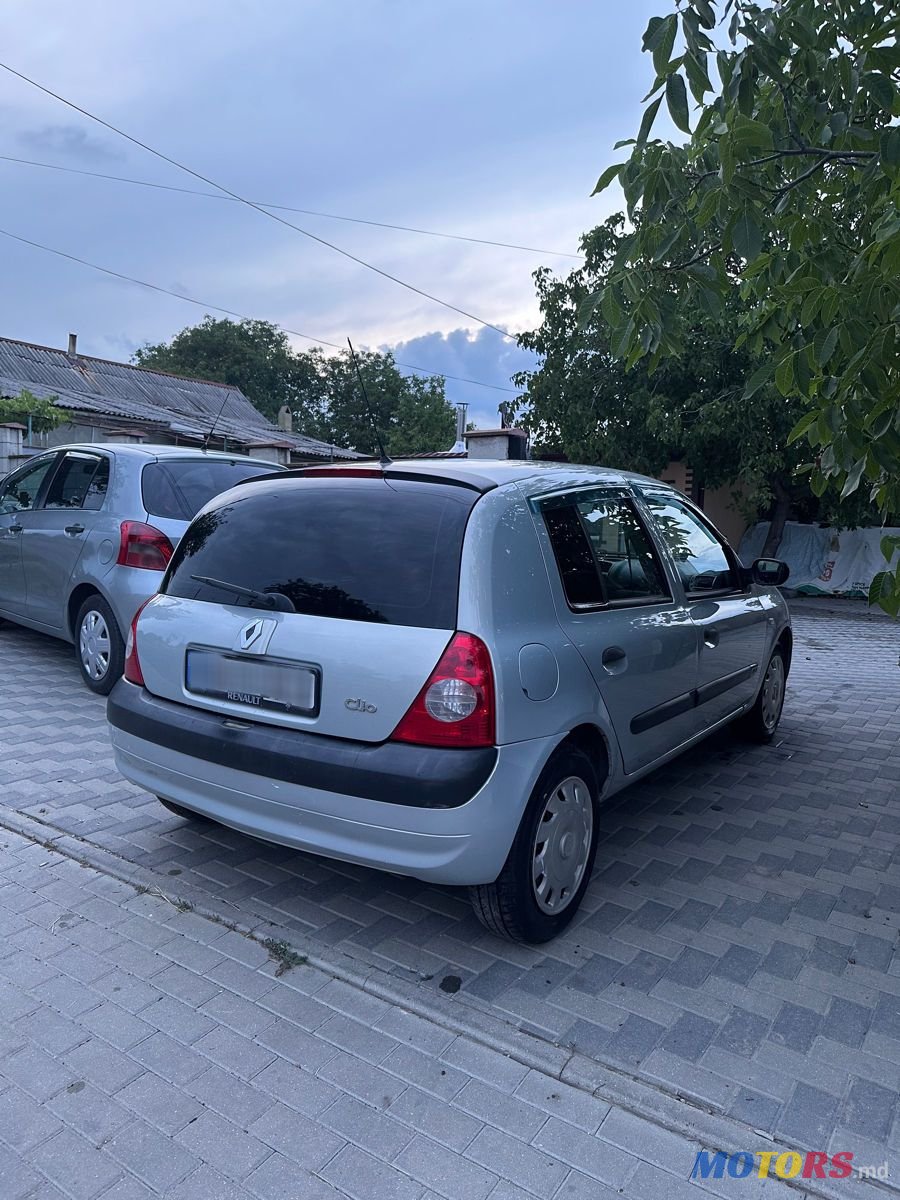 2002' Renault Clio photo #4