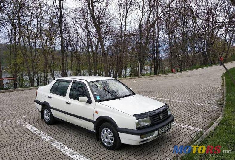 1994' Volkswagen Vento photo #1