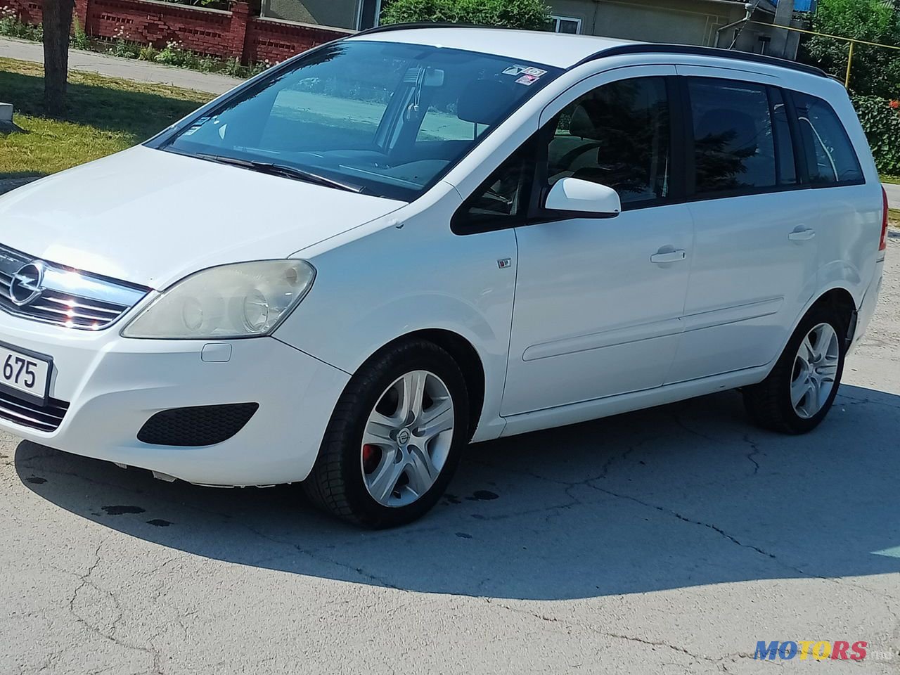 2010' Opel Zafira photo #3