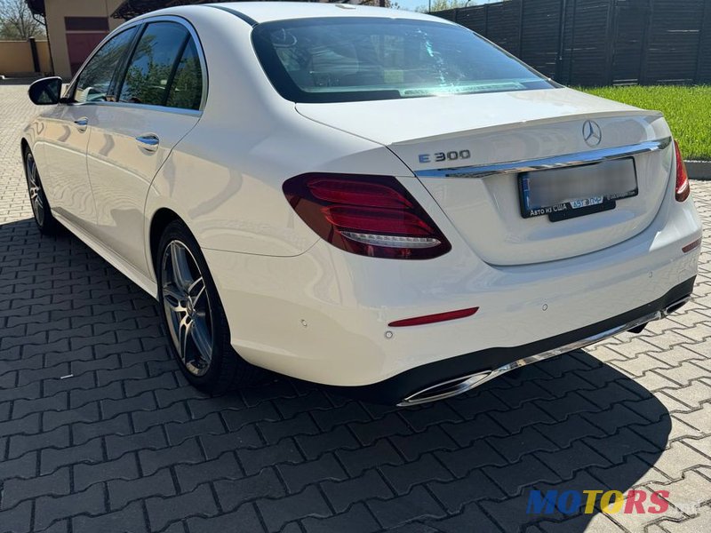2017' Mercedes-Benz E-Class photo #3