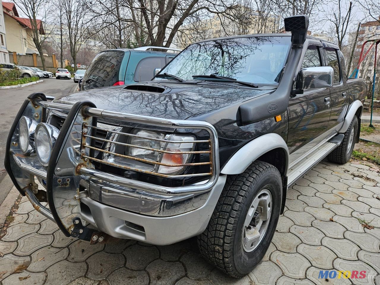 2001' Nissan Navara photo #1