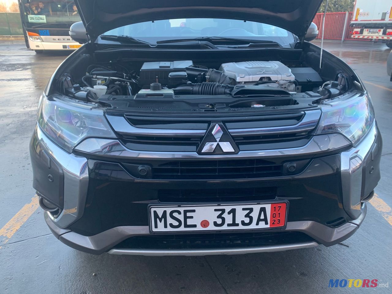 2015' Mitsubishi Outlander photo #1