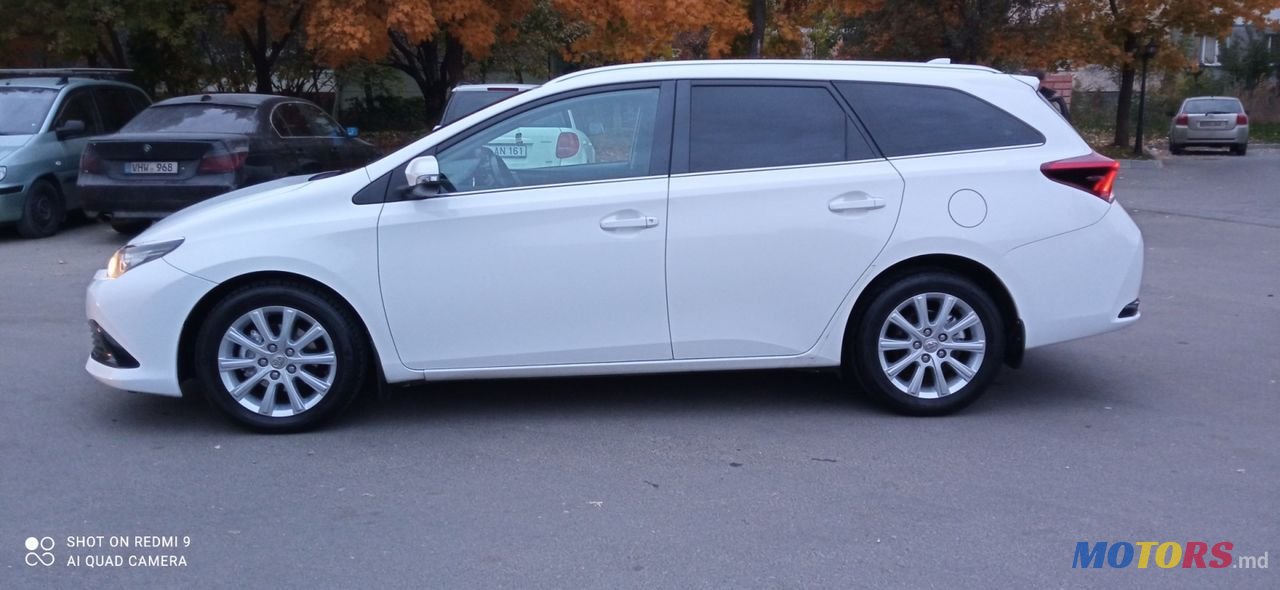 2016' Toyota Auris photo #5