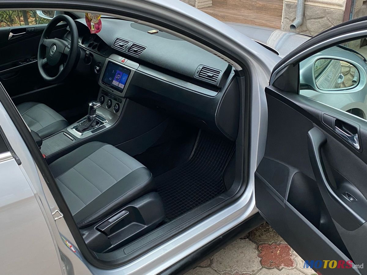 2007' Volkswagen Passat photo #5