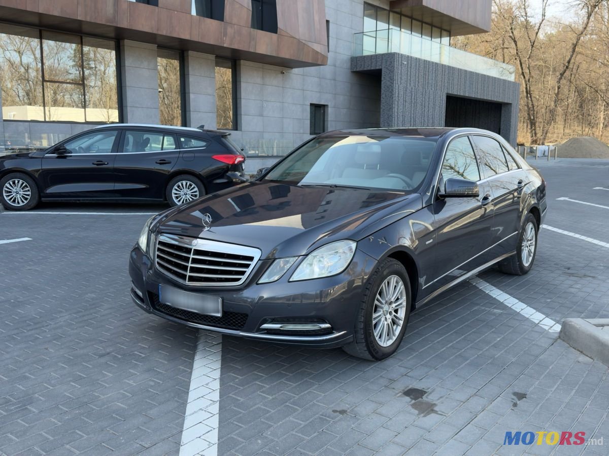 2011' Mercedes-Benz E-Class photo #1