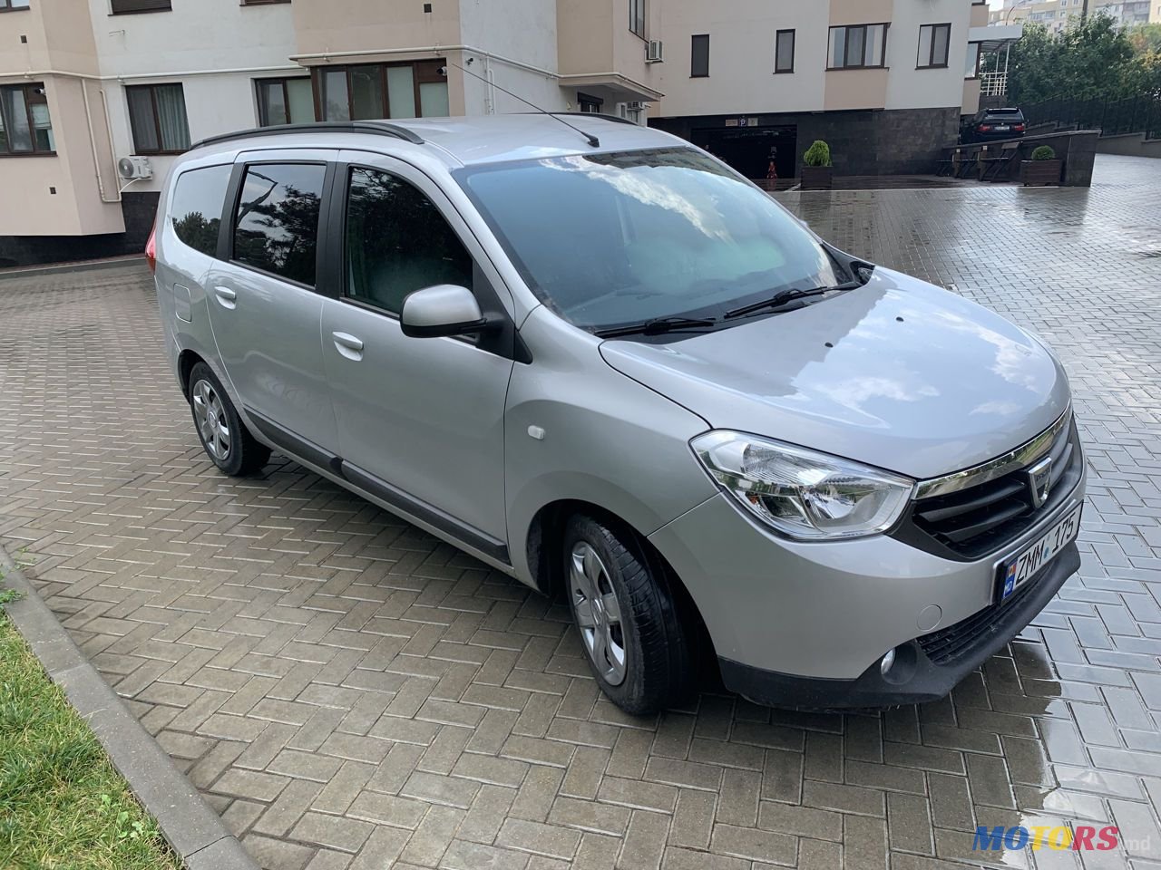 2012' Dacia Lodgy photo #3