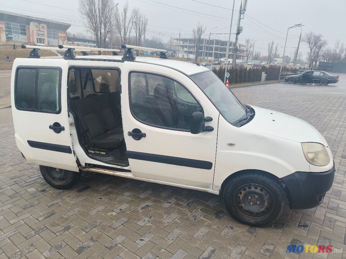 2009' Fiat Doblo photo #4