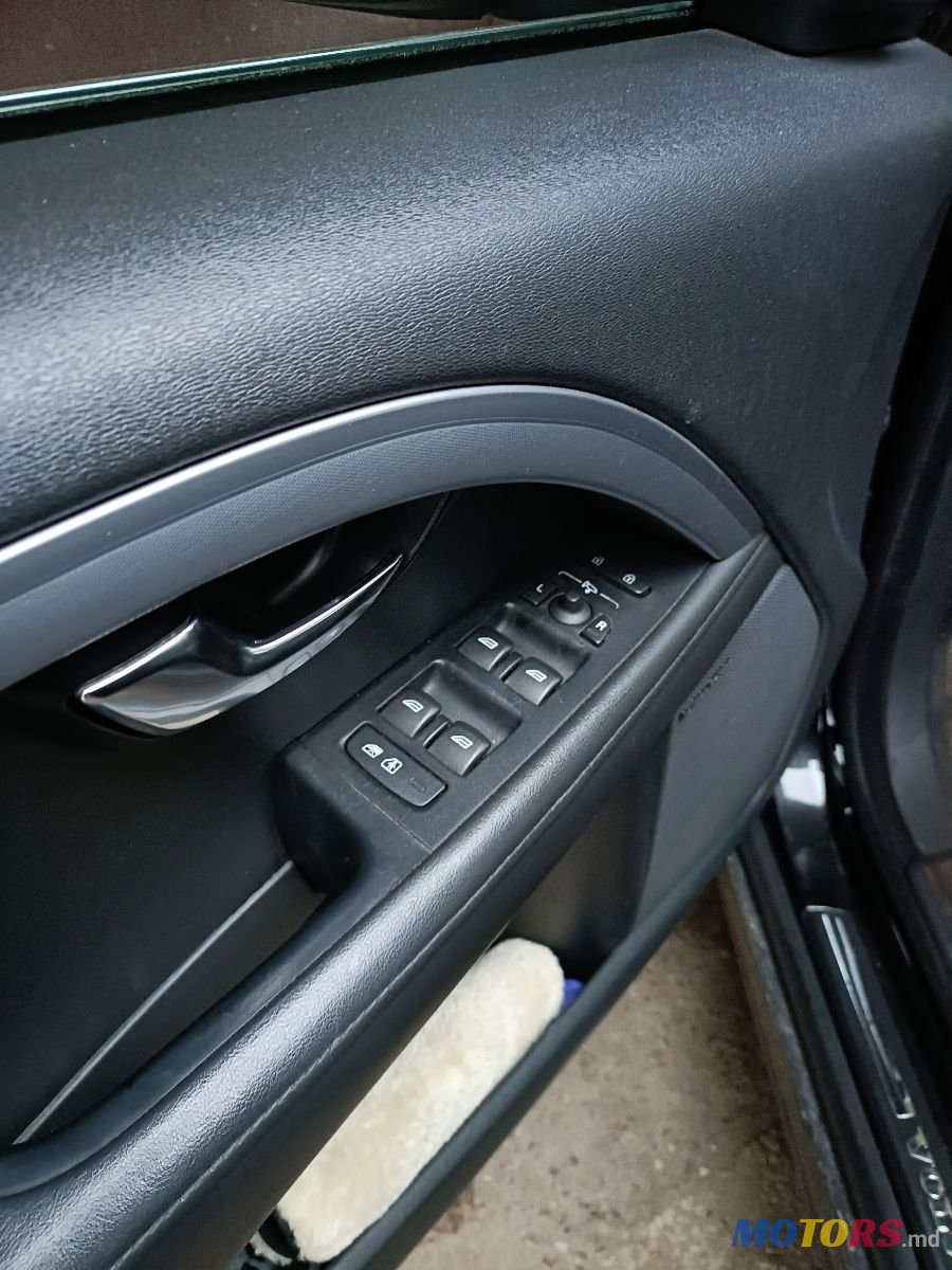 2016' Volvo V70 photo #5