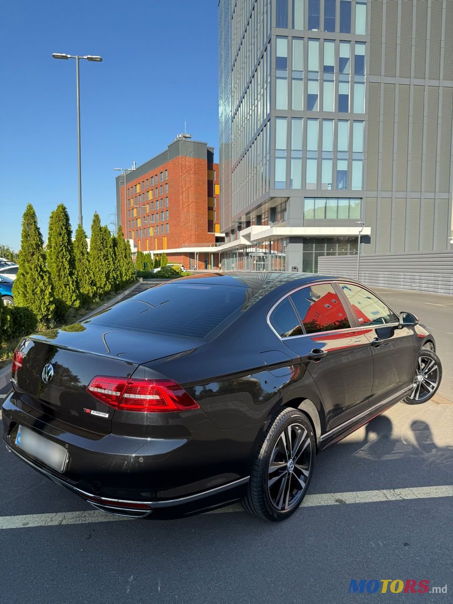 2017' Volkswagen Passat photo #4