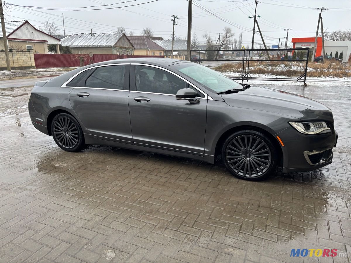 2017' Lincoln MKZ photo #2