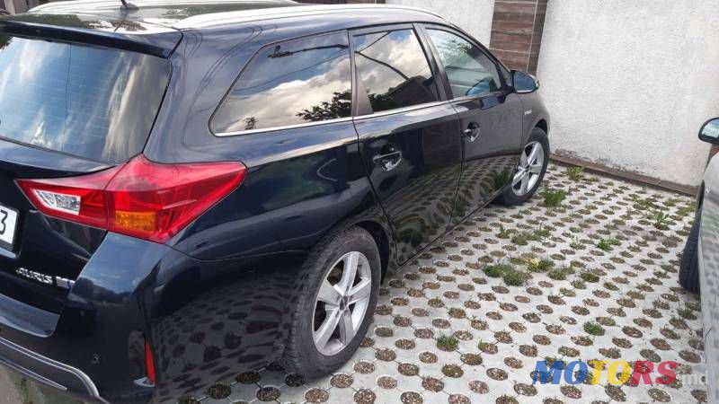 2013' Toyota Auris photo #5