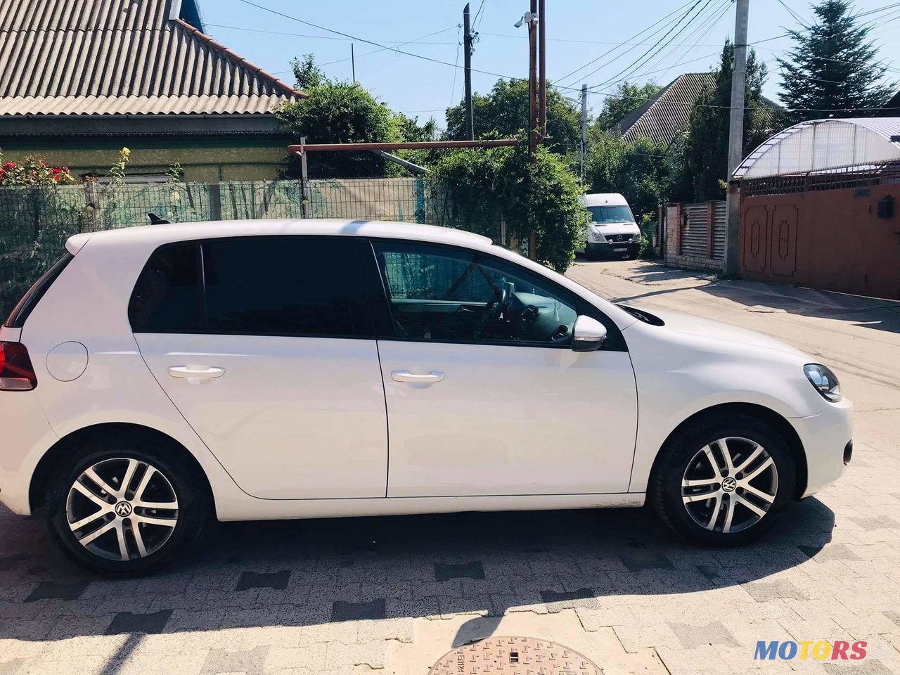 2010' Volkswagen Golf photo #3