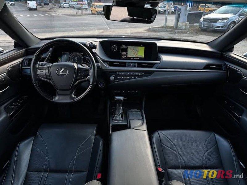 2021' Lexus Es Series photo #4