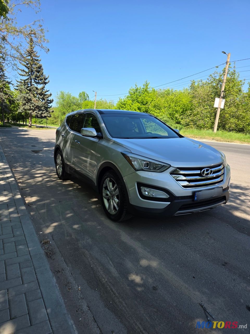 2012' Hyundai Santa Fe photo #2