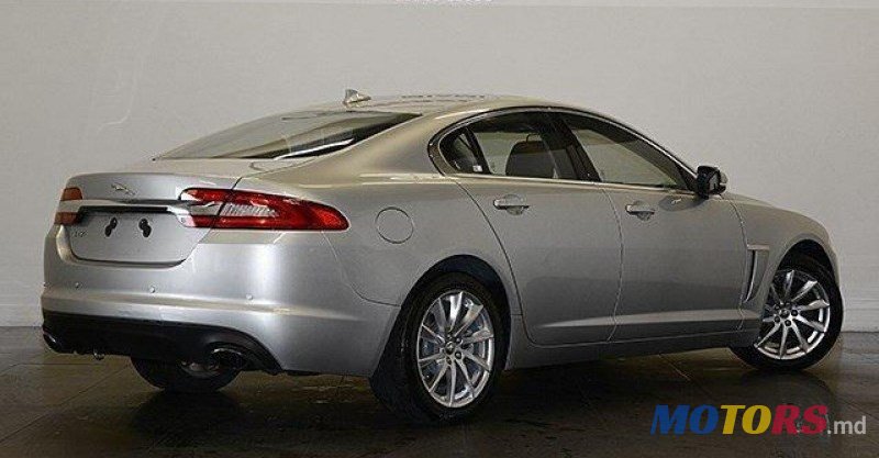2013' Jaguar XF photo #5