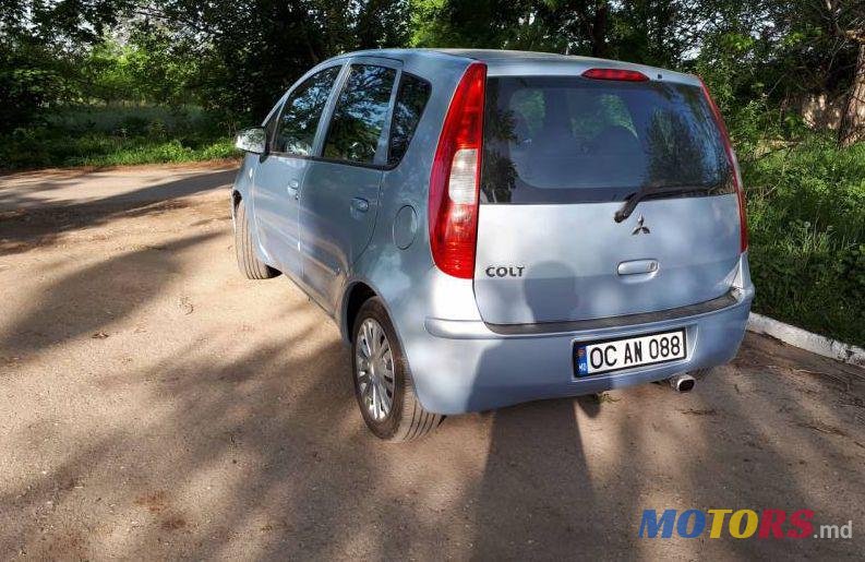 2005' Mitsubishi Colt photo #2
