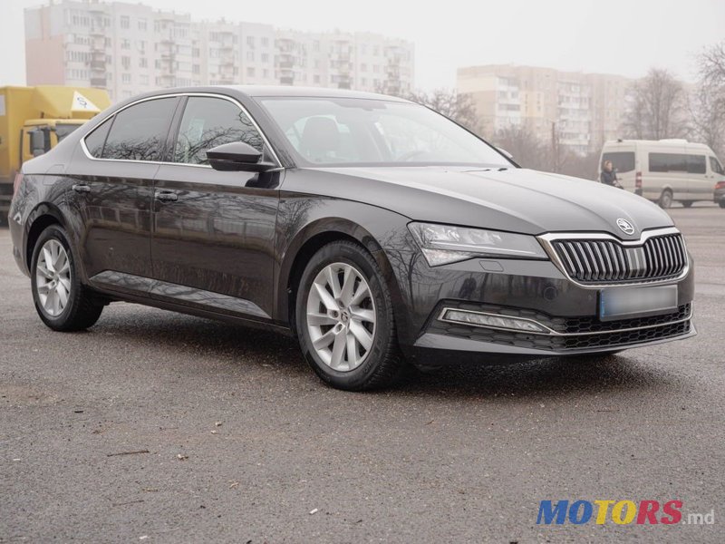 2019' Skoda Superb photo #2