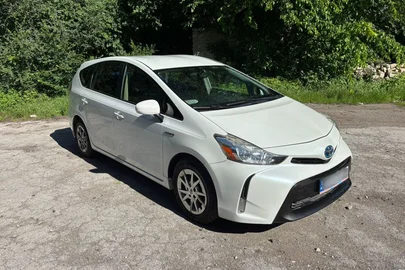 2015' Toyota Prius v