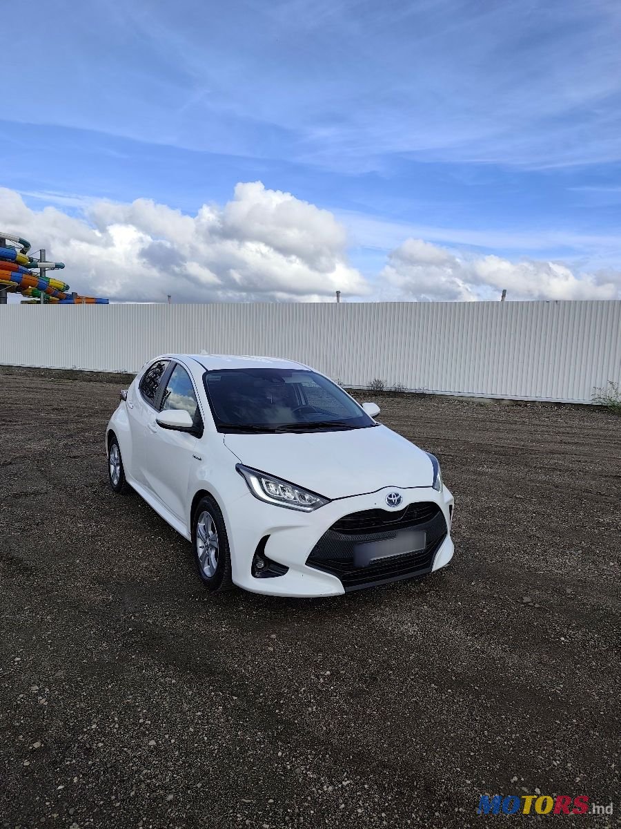 2020' Toyota Yaris photo #4