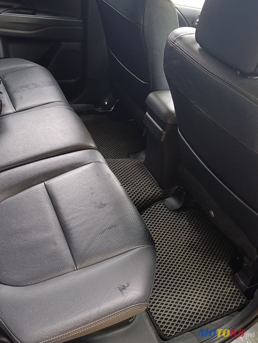 2013' Mitsubishi Outlander photo #4
