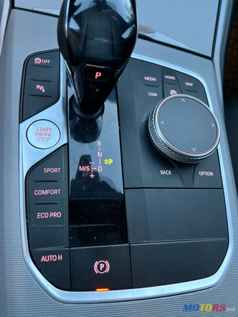 2021' BMW 3 Series photo #4