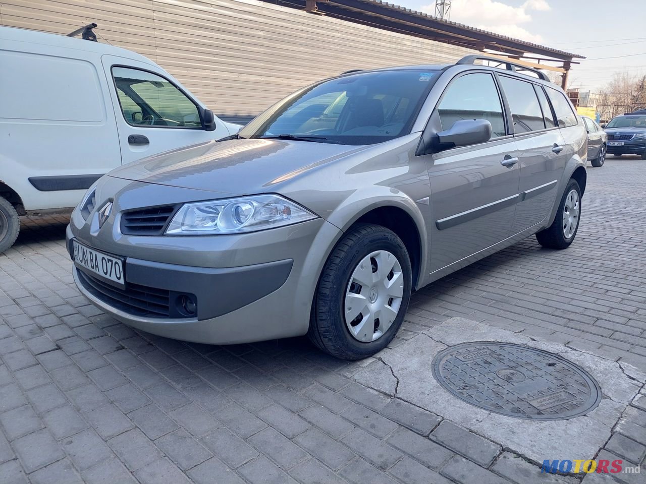 2008' Renault Megane photo #1