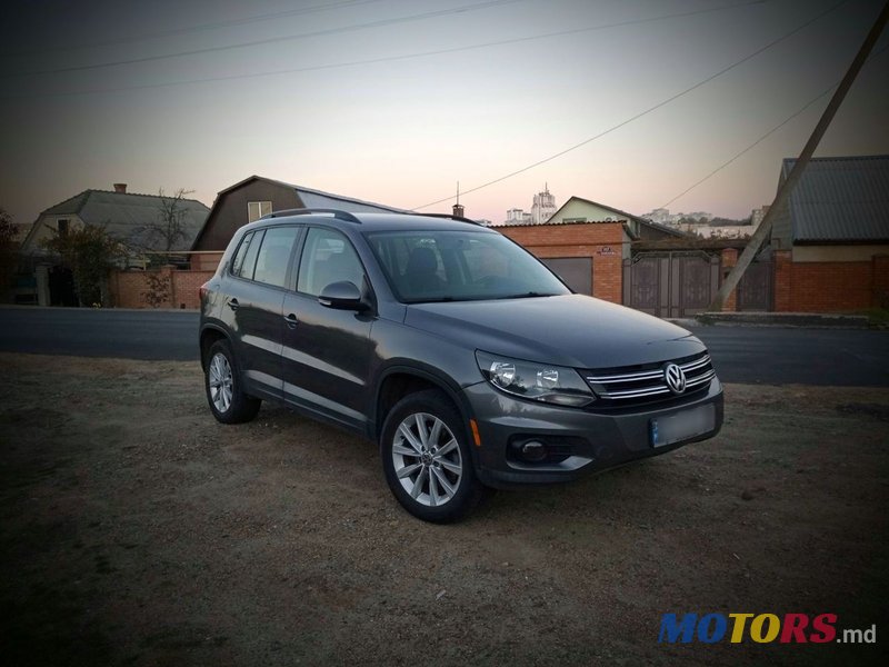 2017' Volkswagen Tiguan photo #1