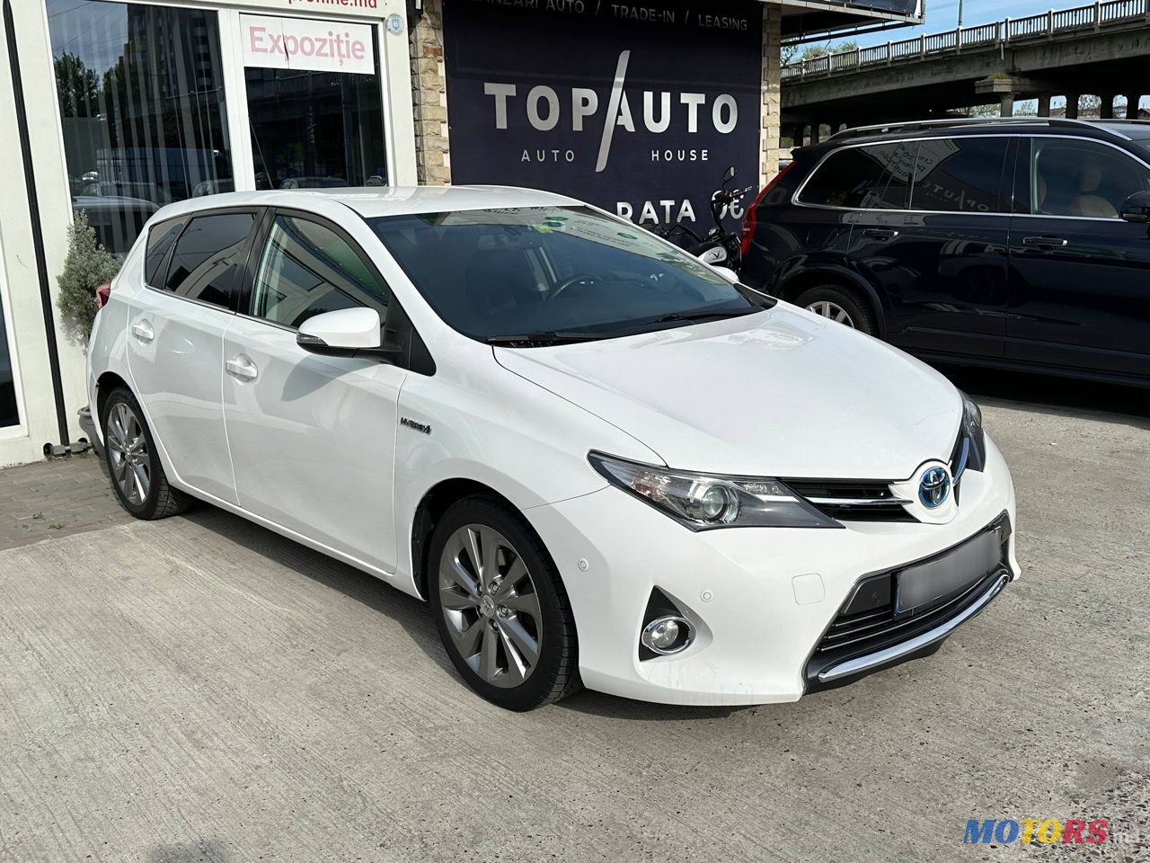 2014' Toyota Auris photo #1