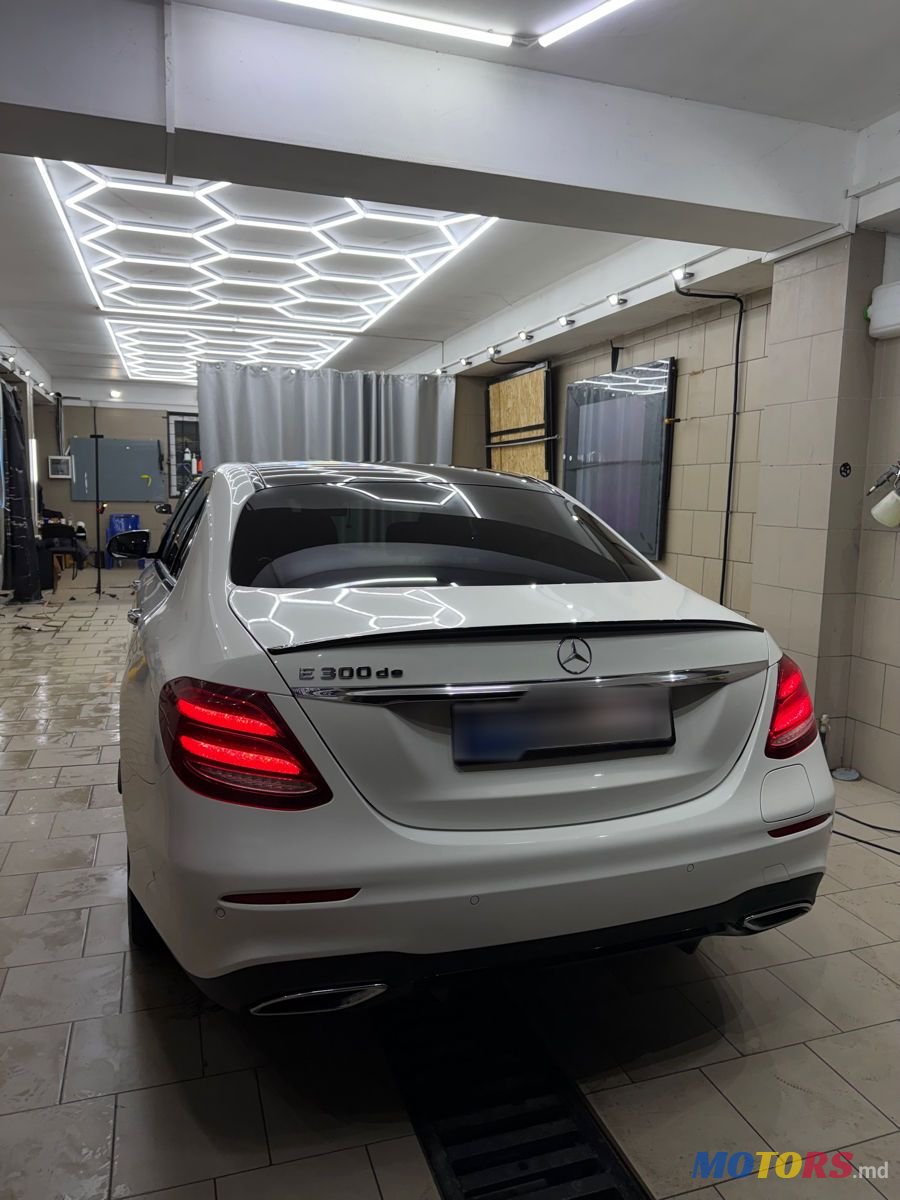 2019' Mercedes-Benz E-Class photo #2