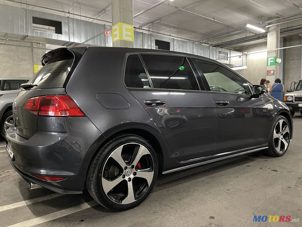 2017' Volkswagen Golf photo #3