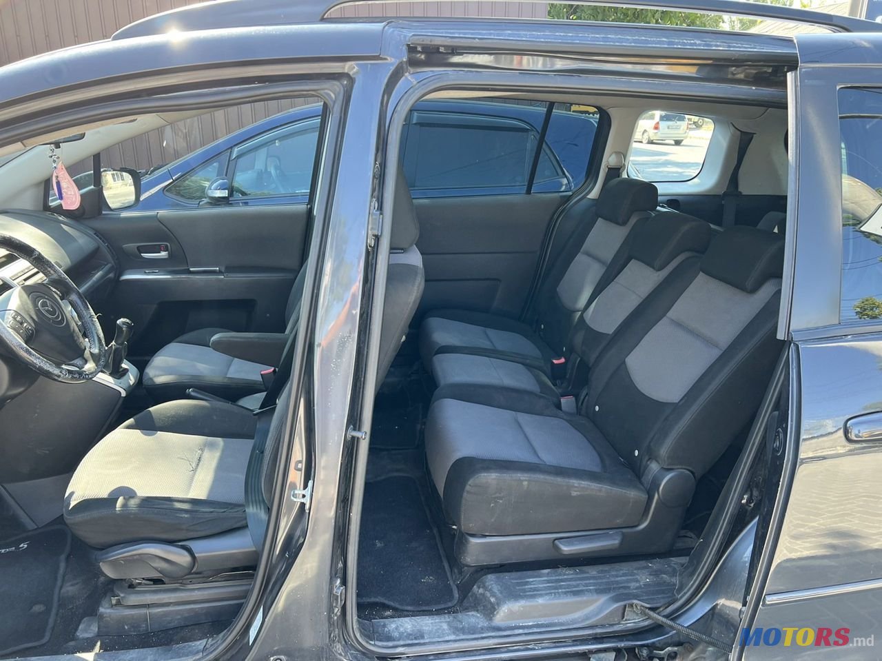 2007' Mazda 5 photo #5