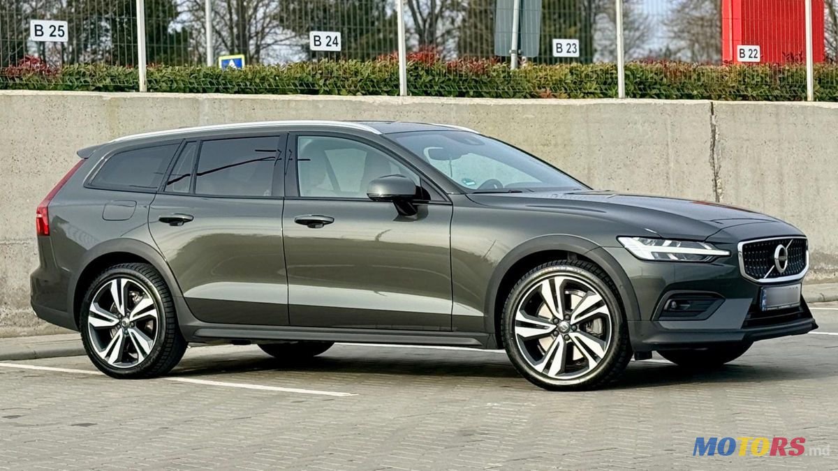 2021' Volvo V60 photo #6