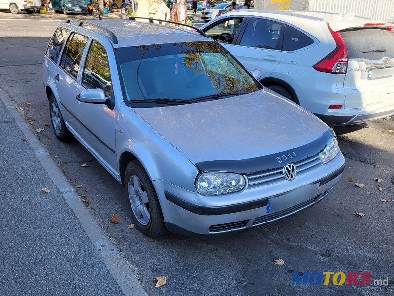 2001' Volkswagen Golf photo #5