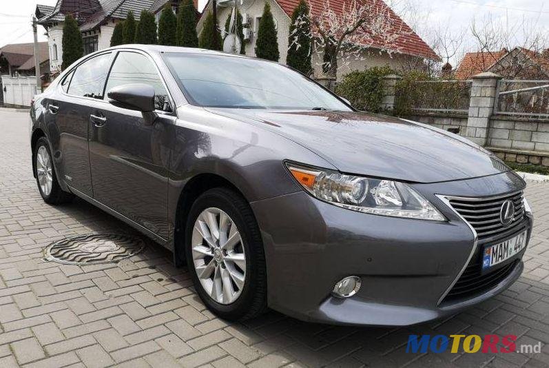 2015' Lexus ES photo #1