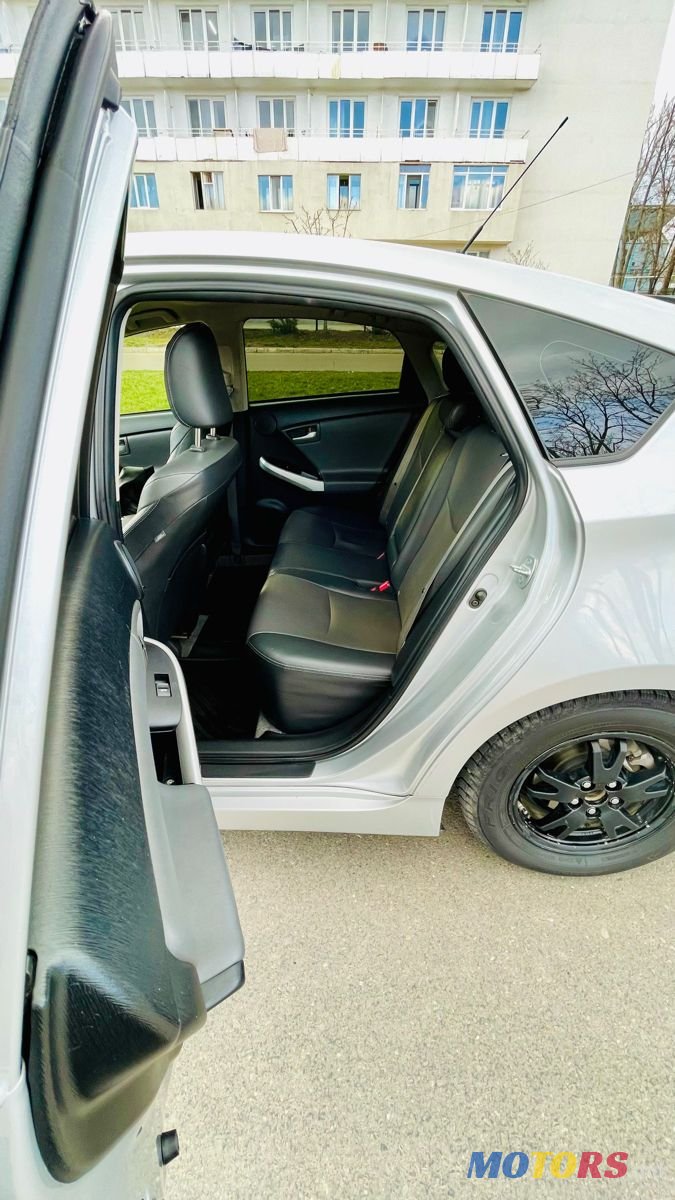 2014' Toyota Prius photo #5