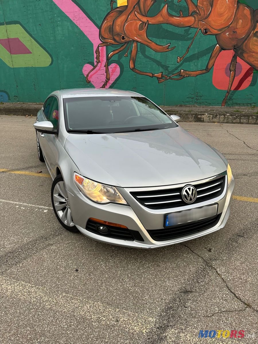 2010' Volkswagen Passat photo #1